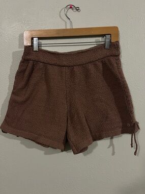 Women’s Buff Bunny Cinch Tie Loop Yarn Shorts Brown size Small